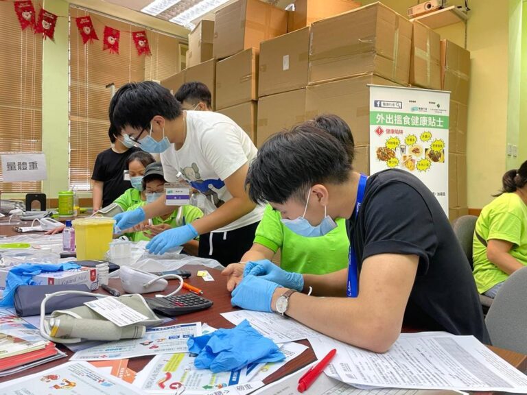 2021-02-藥劑師團隊參與外展健康評估和諮詢